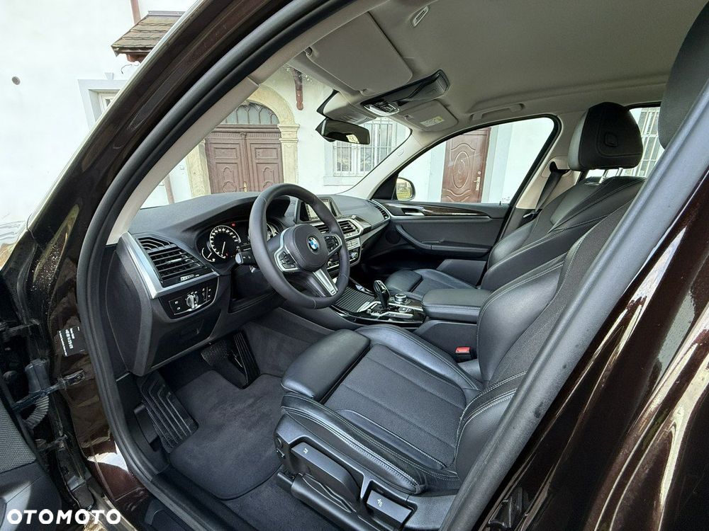 BMW X3 xDrive20i Advantage - 40