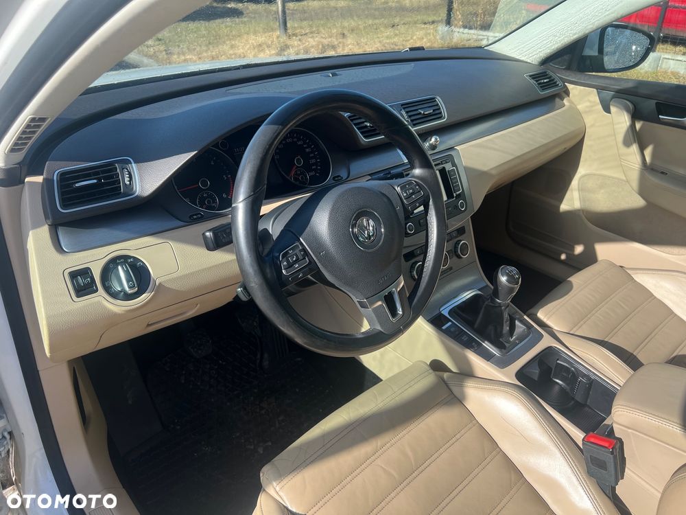 Volkswagen Passat 2.0 TDI BlueMotion Technology Highline - 11