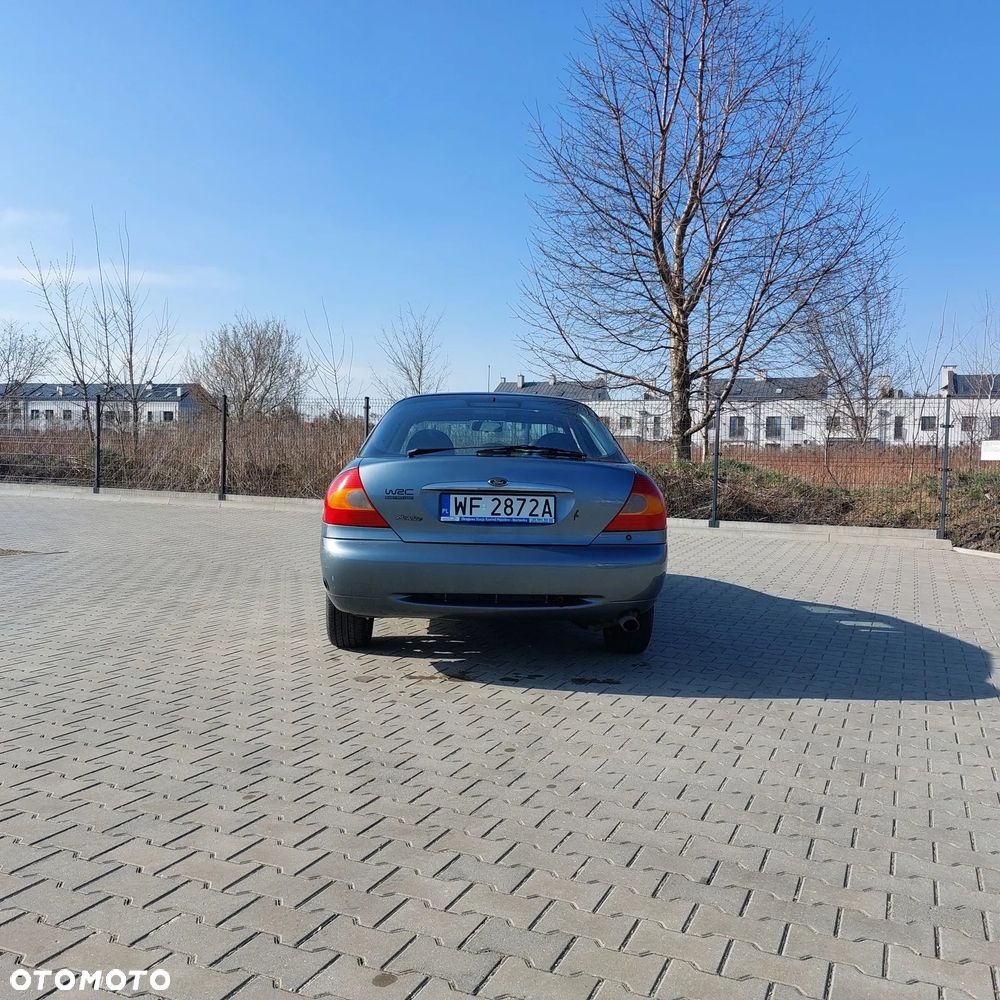 Ford Mondeo 2.5 Ghia - 4