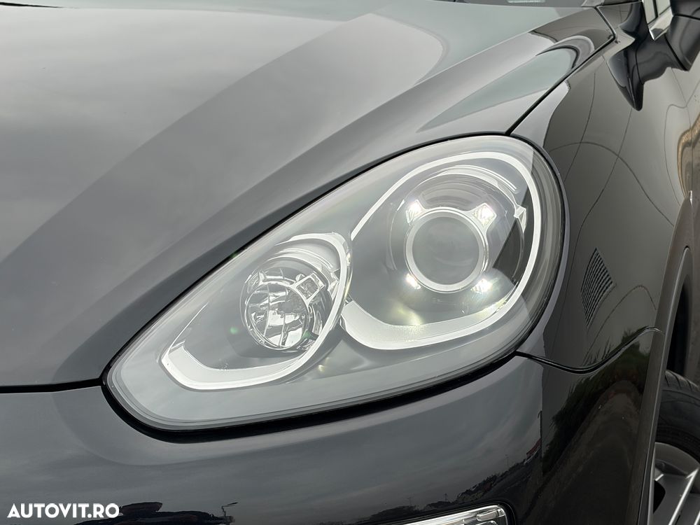 Porsche Cayenne Platinum Edition - 30