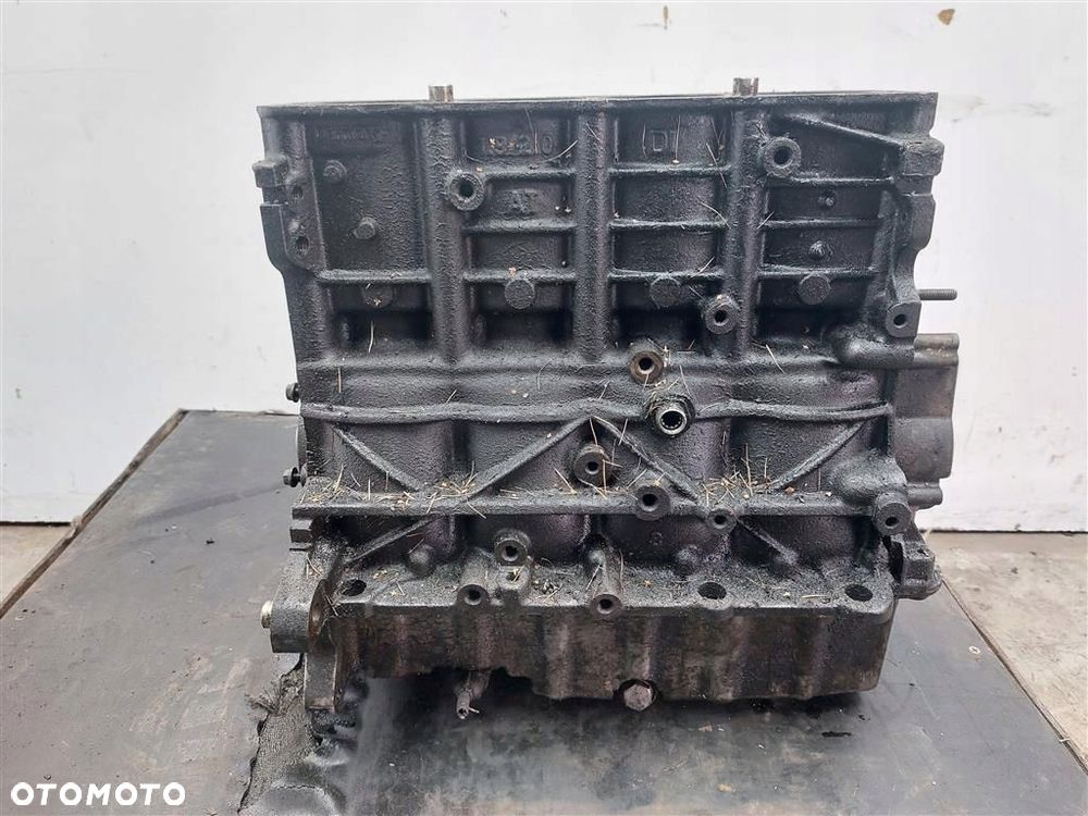 Blok silnika WAŁ KORBOWÓD TŁOK VW Golf Plus  1.9TDI 105 KM KOD: BXE - 4