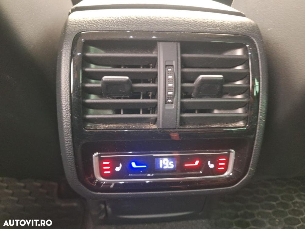 Volkswagen Passat Alltrack - 12