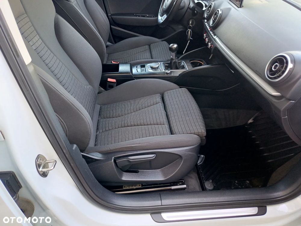 Audi A3 Sportback - 13