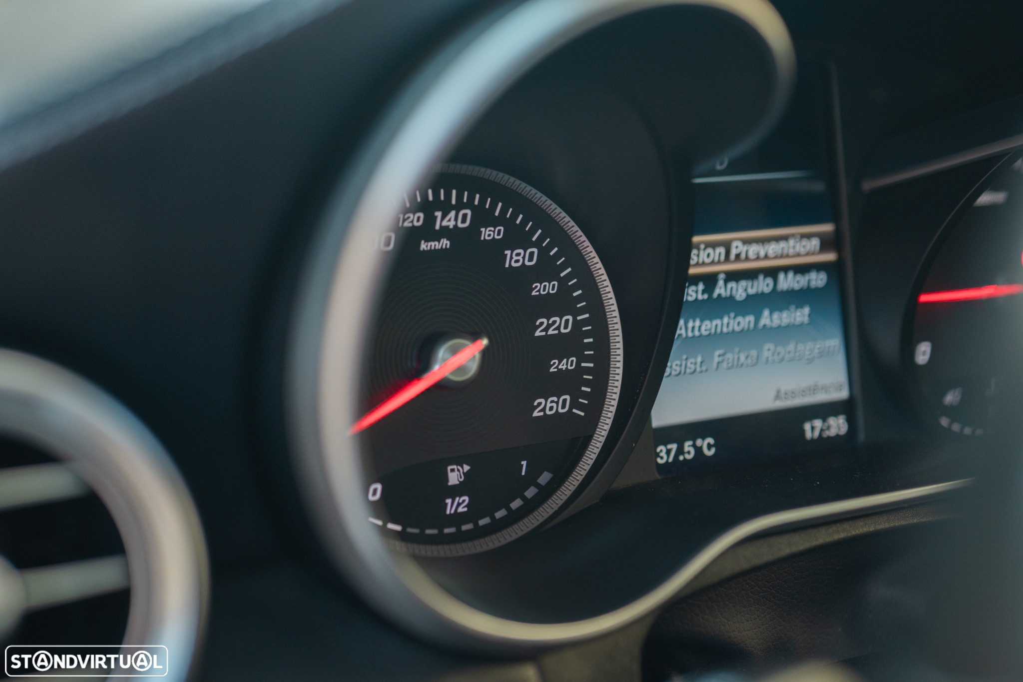 Mercedes-Benz GLC 220 d 4Matic 9G-TRONIC AMG Line - 32