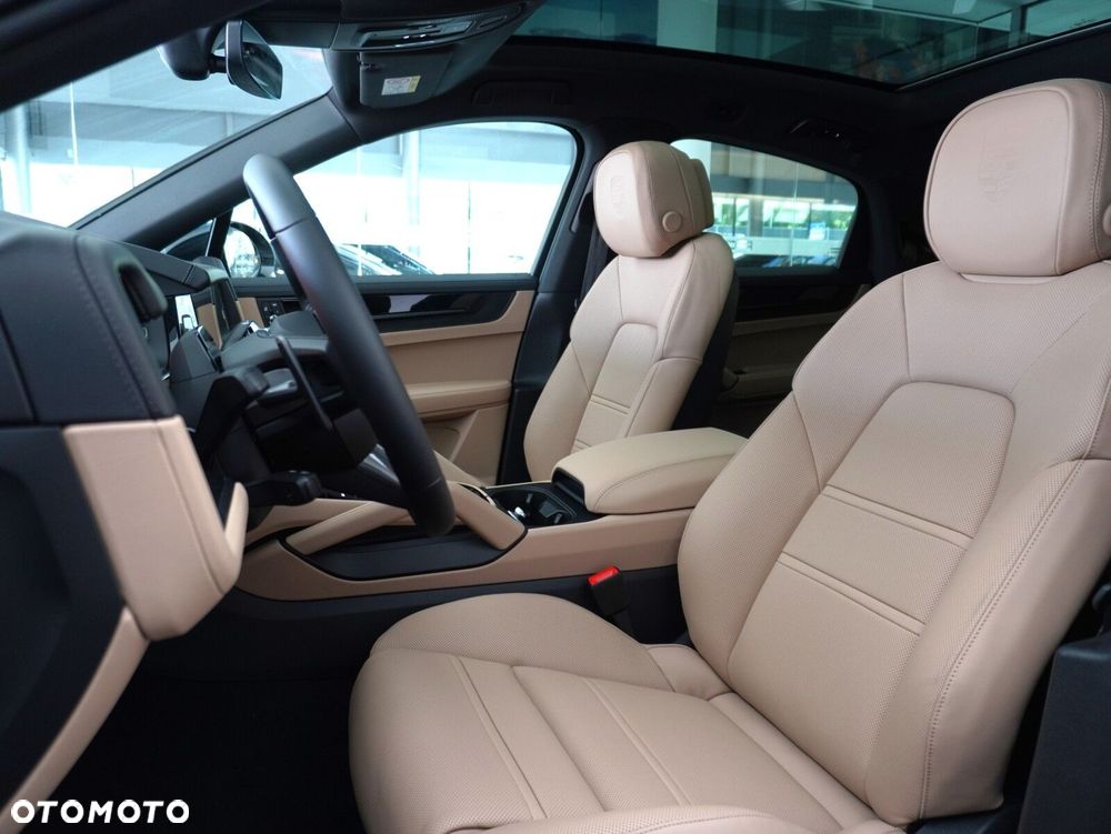 Porsche Cayenne E-Hybrid PHEV Black Edition - 29