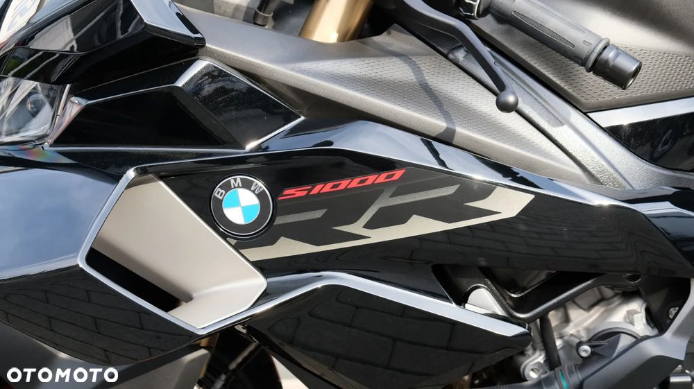 BMW S - 10