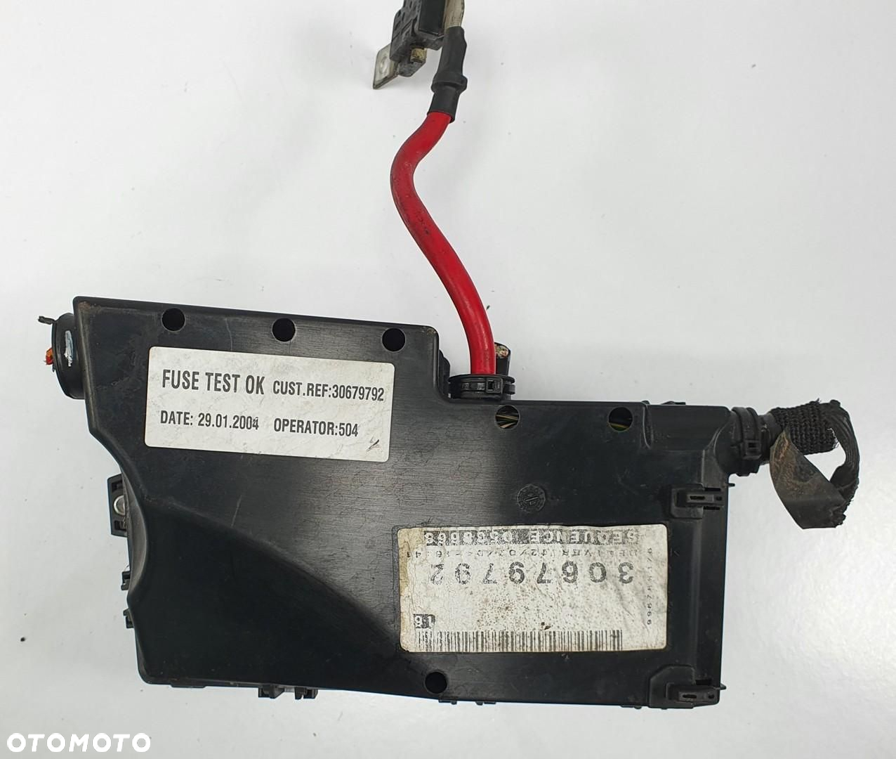 SKRZYNKA BEZPIECZNIKÓW VOLVO V50 30679792 - 3