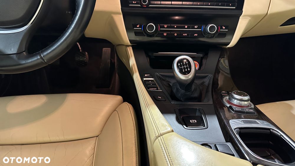 BMW Seria 5 520d - 30