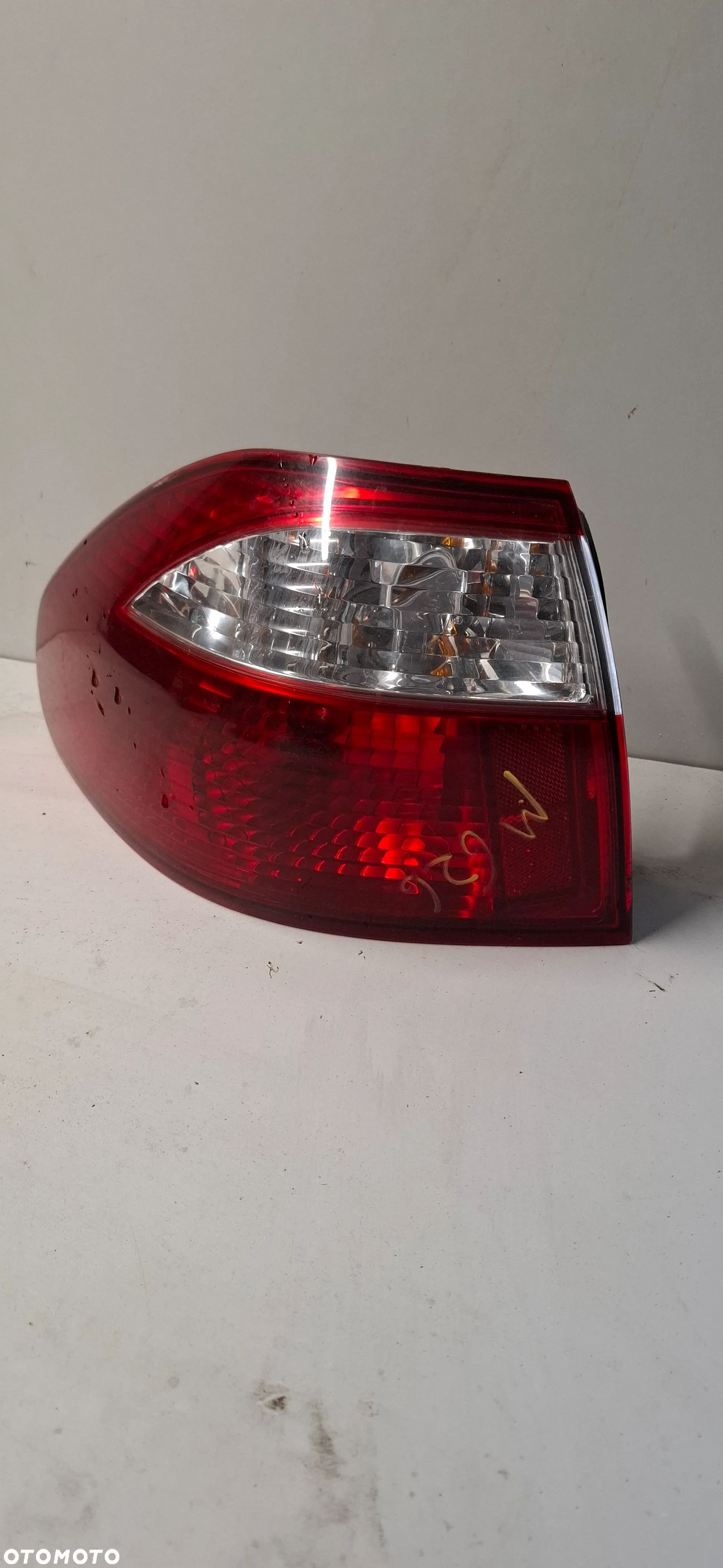 Lampa lewy  TYŁ MAZDA 626 V 00R - 1
