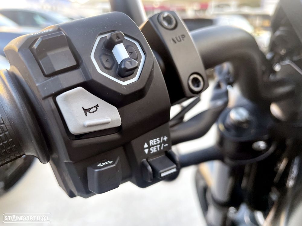 Honda CMX Rebel 1100 - 16
