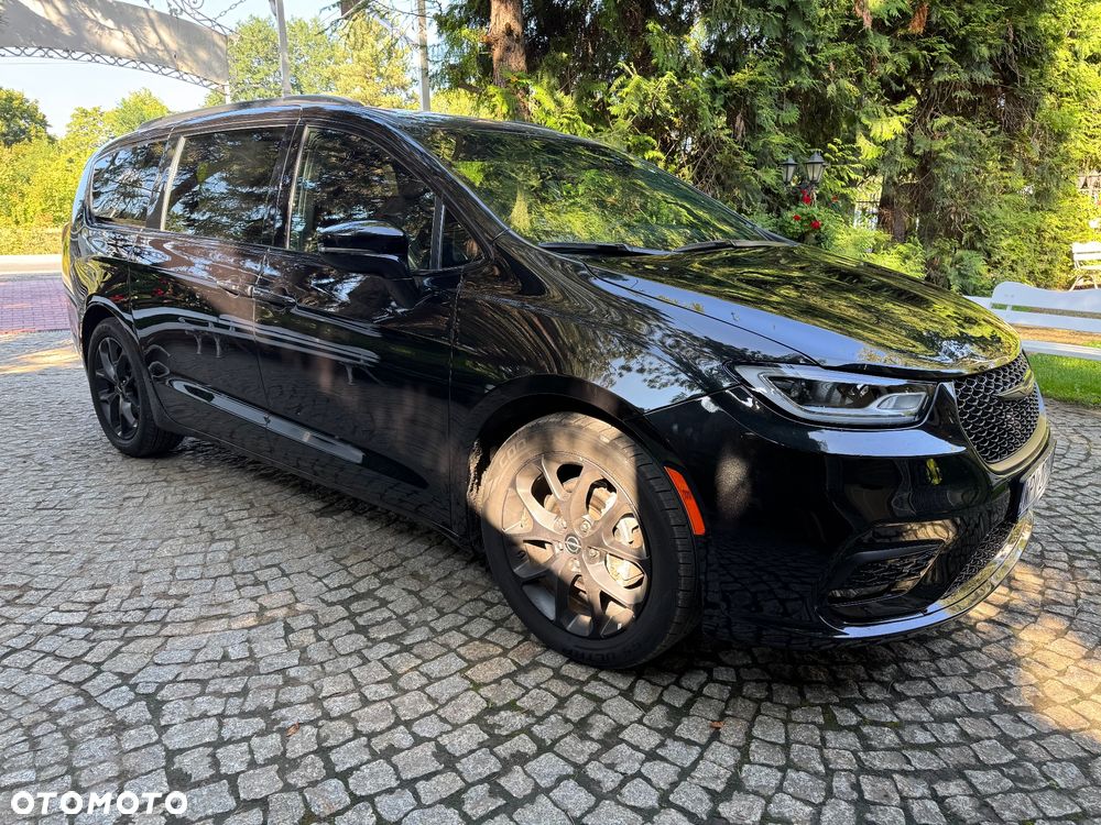 Chrysler Pacifica - 4