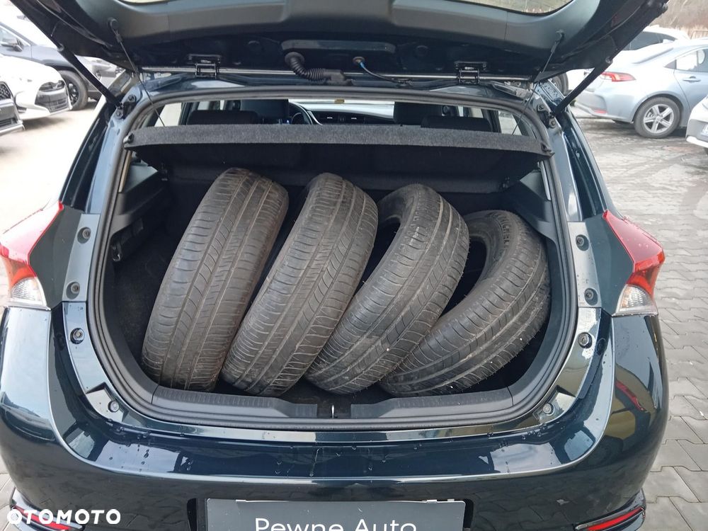 Toyota Auris - 12