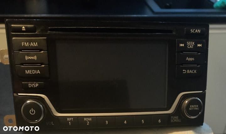 Nissan radio - 1