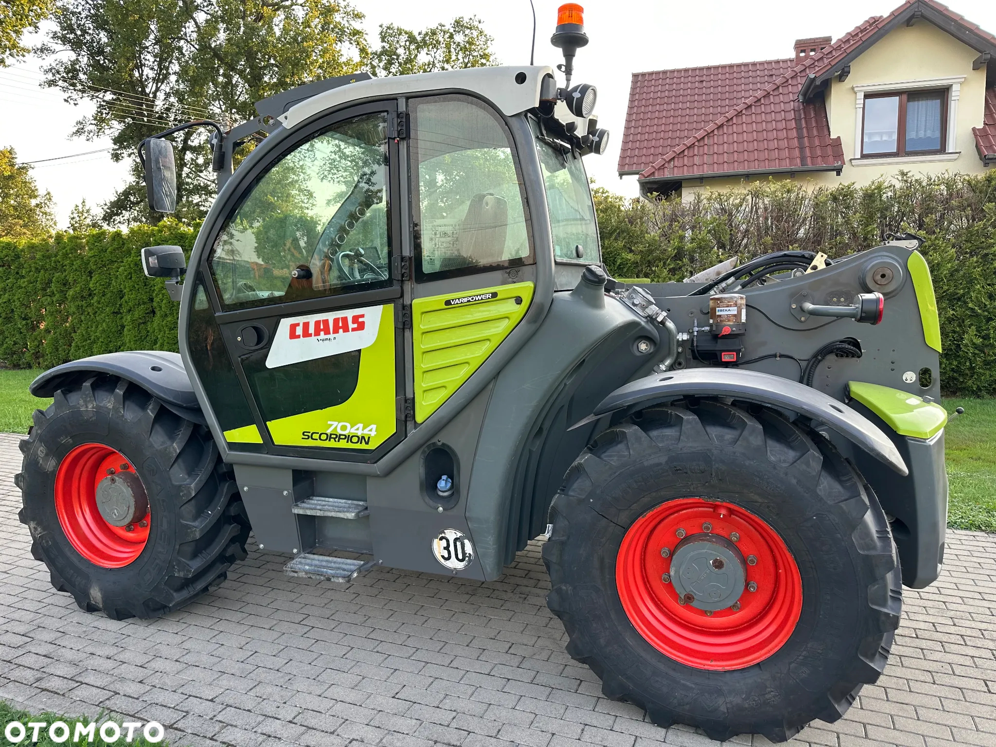 Claas Scorpion 7044 - 5