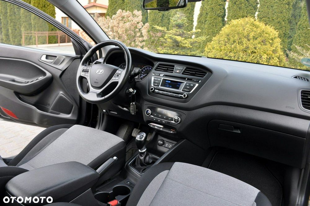 Hyundai i20 - 24