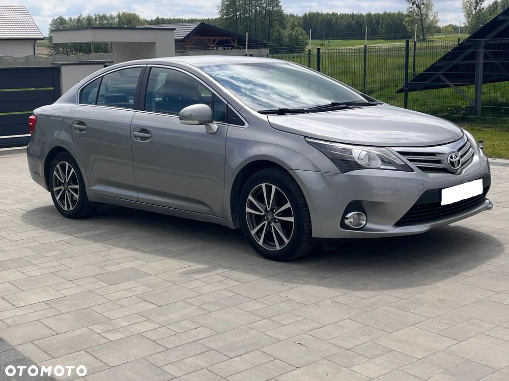 Toyota Avensis 1.6 Premium - 4