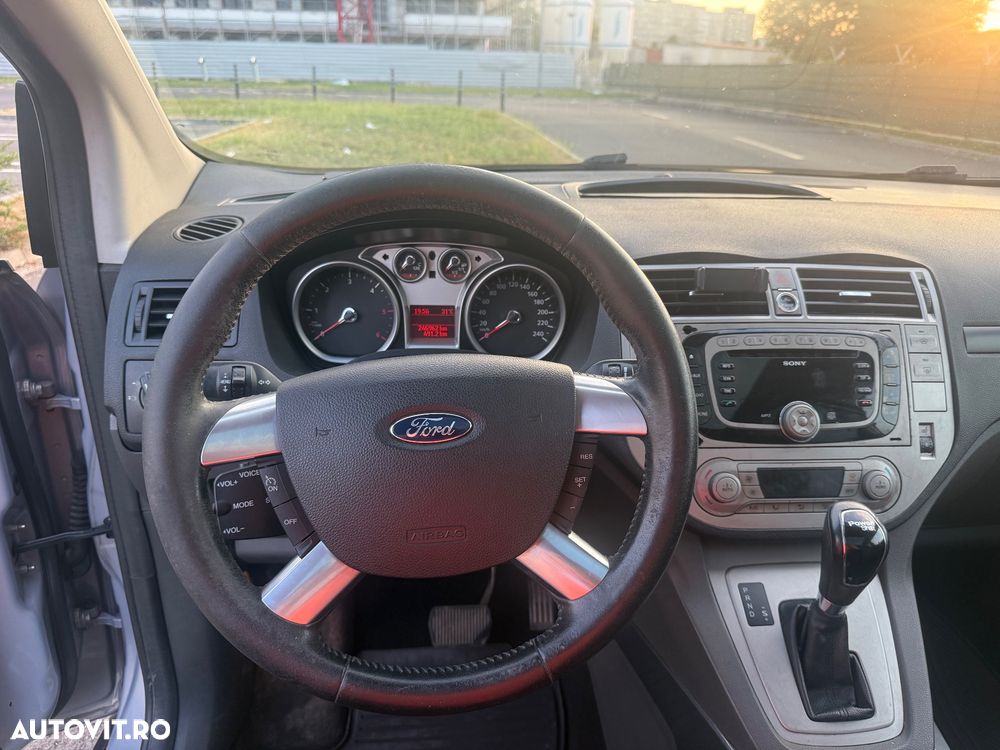 Ford Kuga 2.0 TDCi 4WD Powershift Titanium - 11