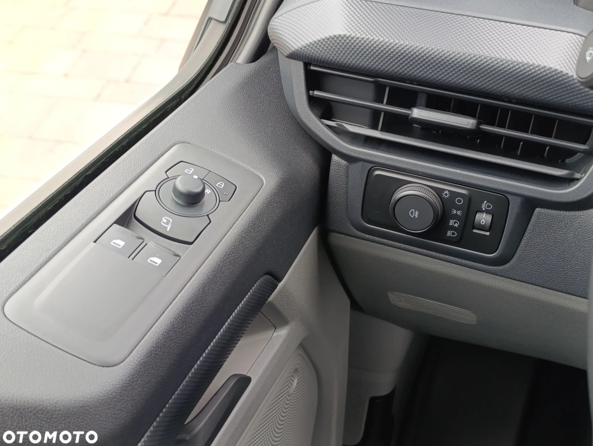 Ford Transit Custom Kombi 2.0 EcoBlue 320 L2H1 Trend M1 - 29
