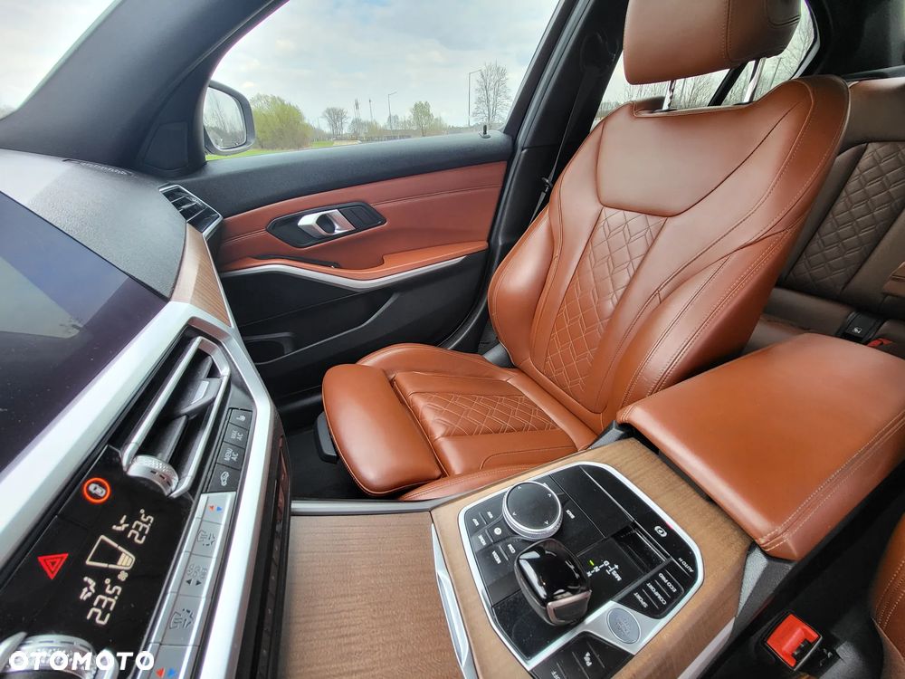 BMW Seria 3 318d Sport Line - 37