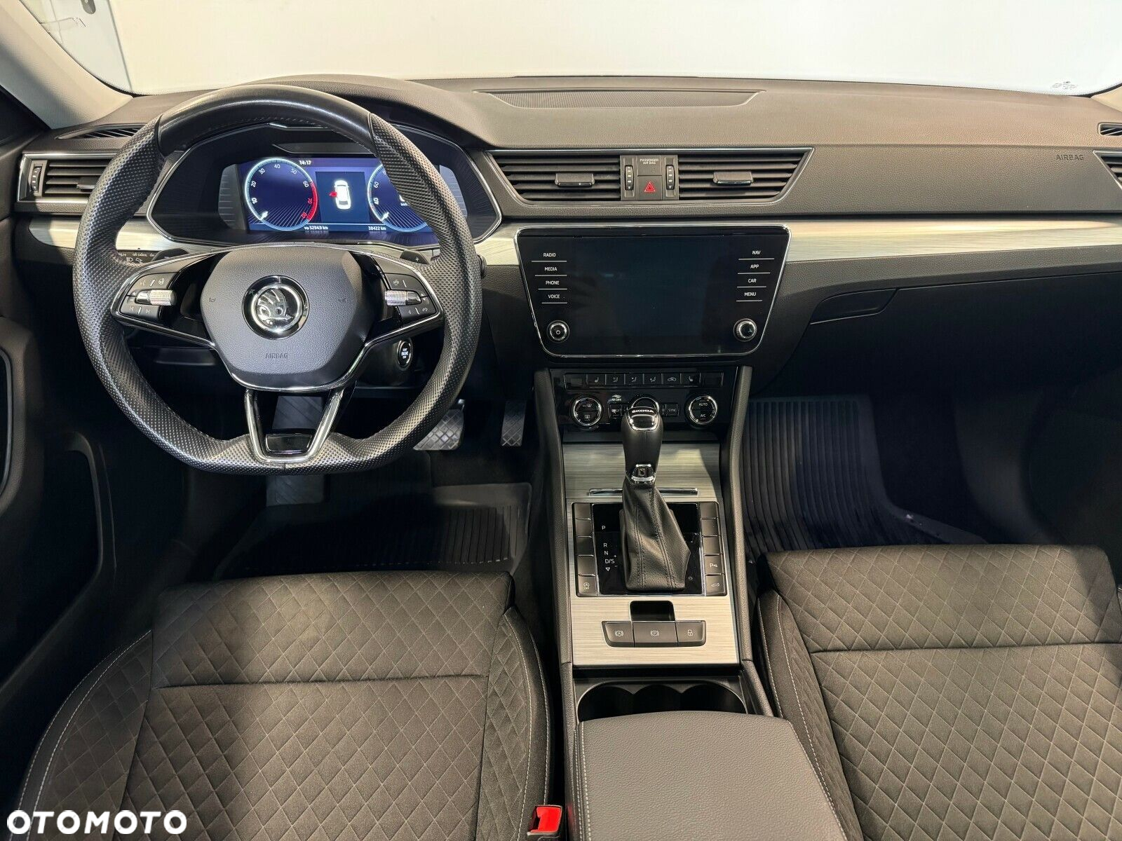 Skoda Superb 1.5 TSI Ambition DSG - 9