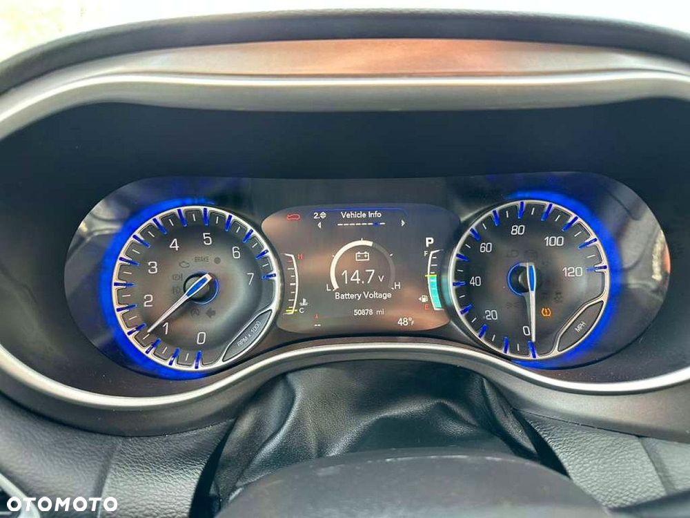 Chrysler Pacifica - 8