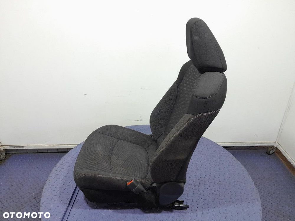 TOYOTA COROLLA XII E21 LIFT 22- SEDAN FOTEL PASAŻERA PRAWY EUROPA - 7