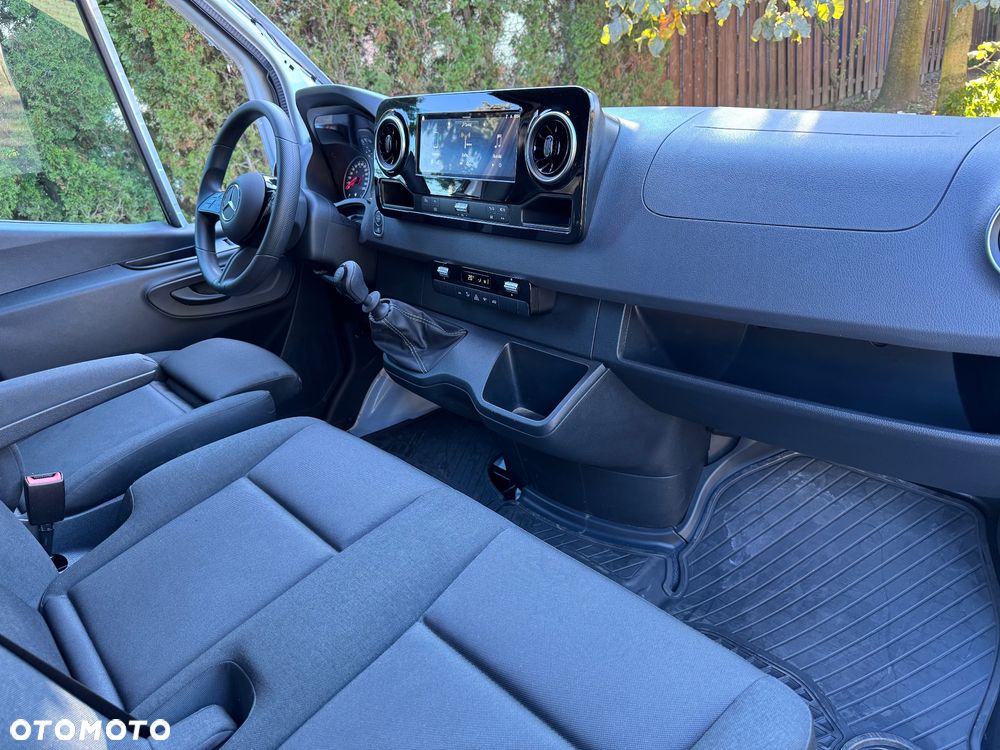 Mercedes-Benz SPRINTER - 18