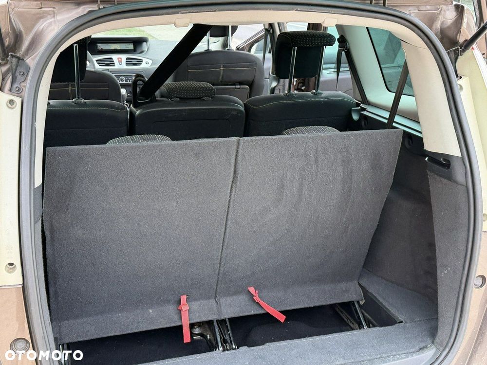 Renault Grand Scenic - 26