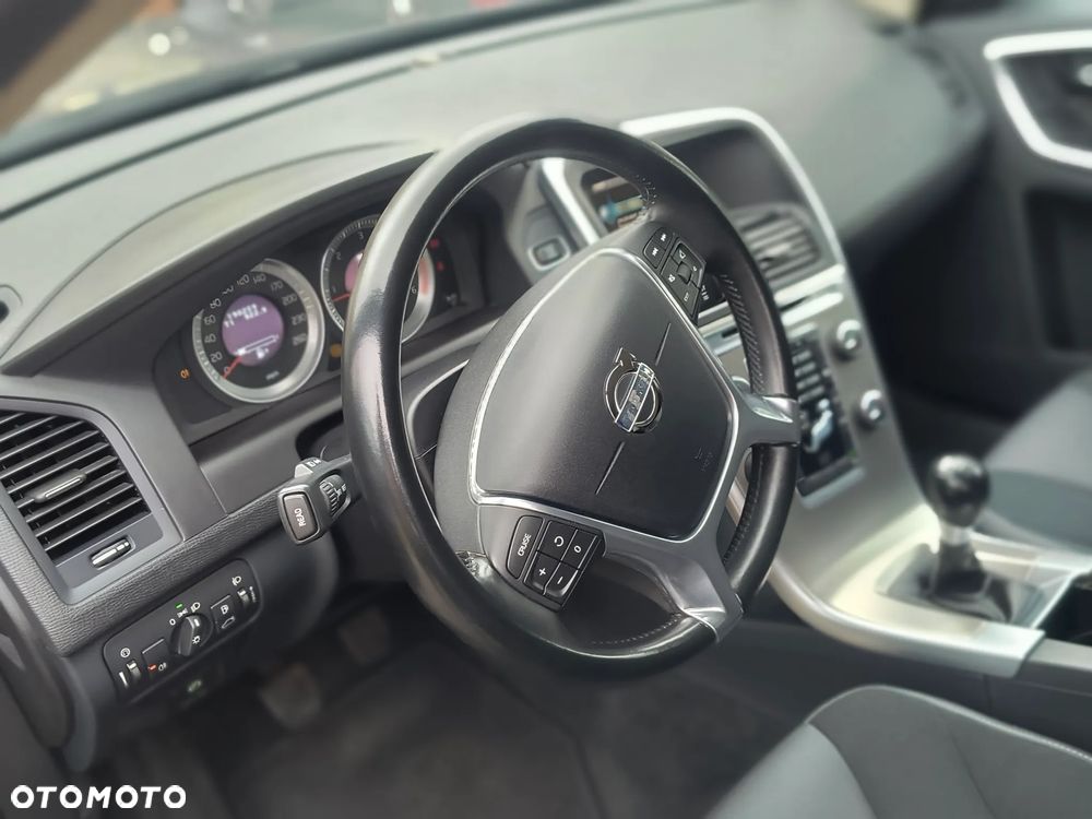 Volvo XC 60 DRIVe R Design - 8