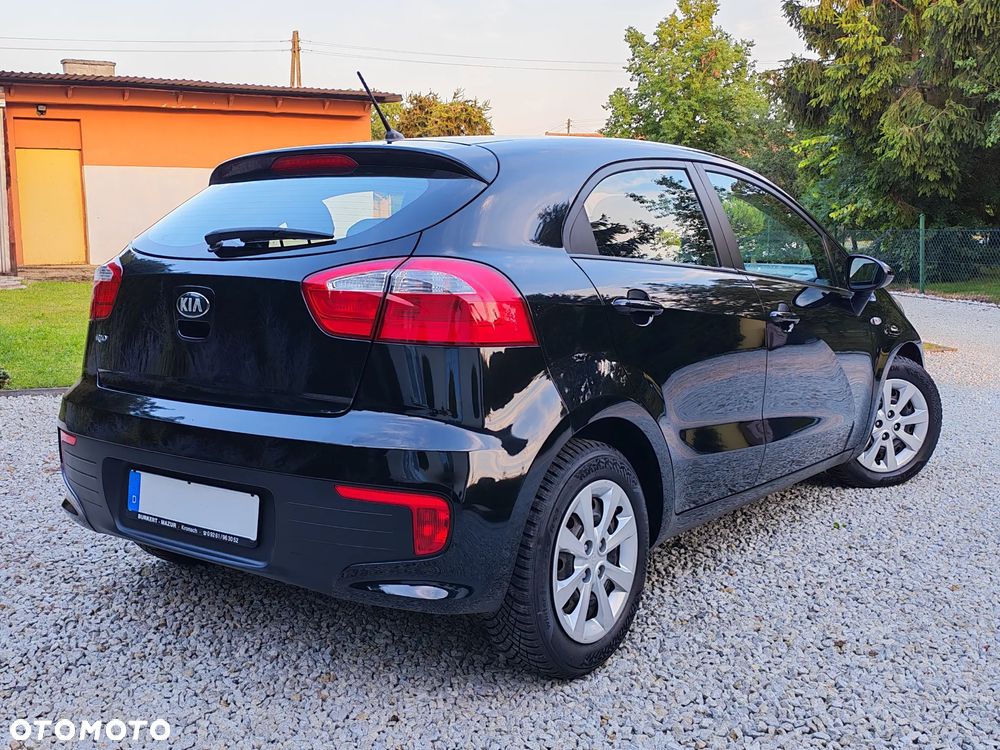 Kia Rio 1.2 L - 4