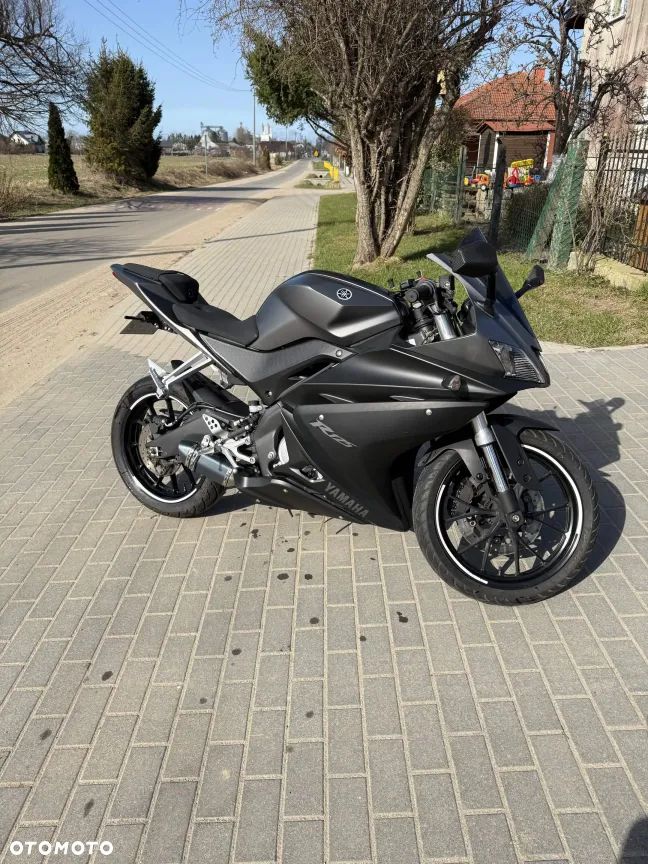 Yamaha YZF - 3
