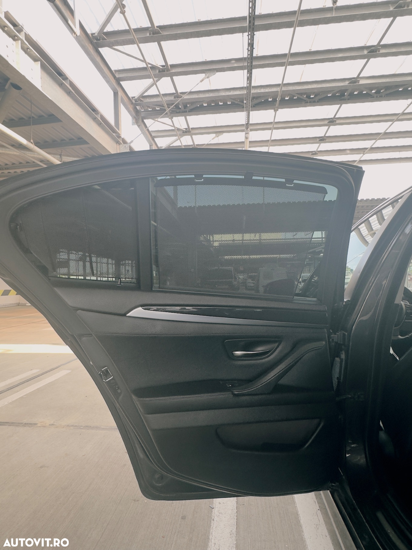 BMW Seria 5 525d xDrive Touring - 22