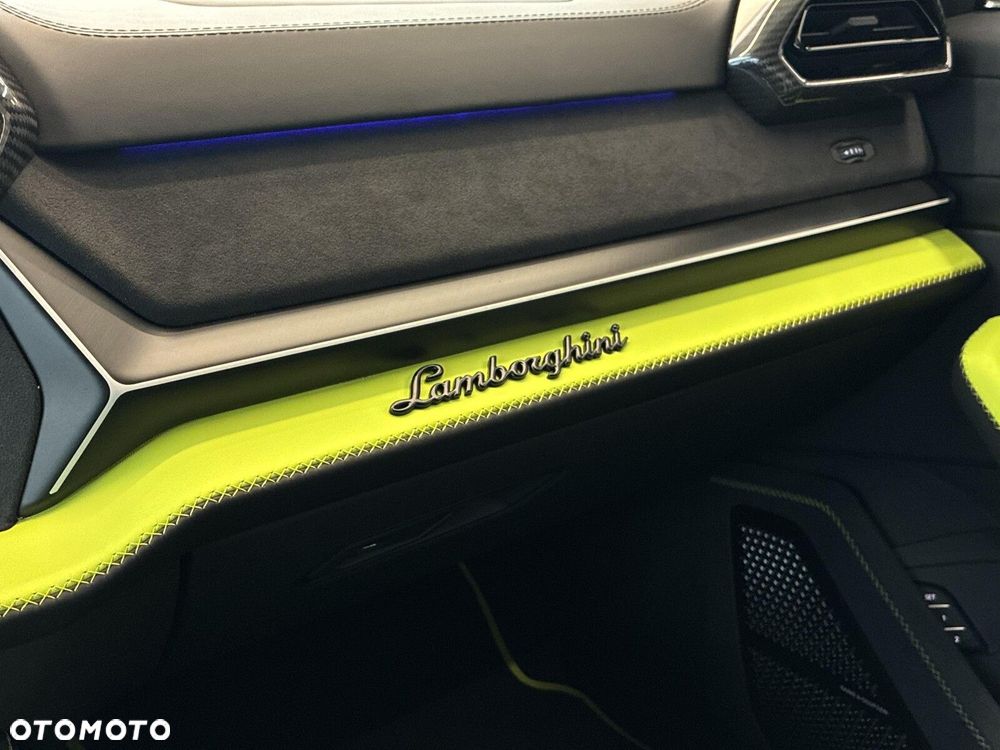 Lamborghini Urus - 14
