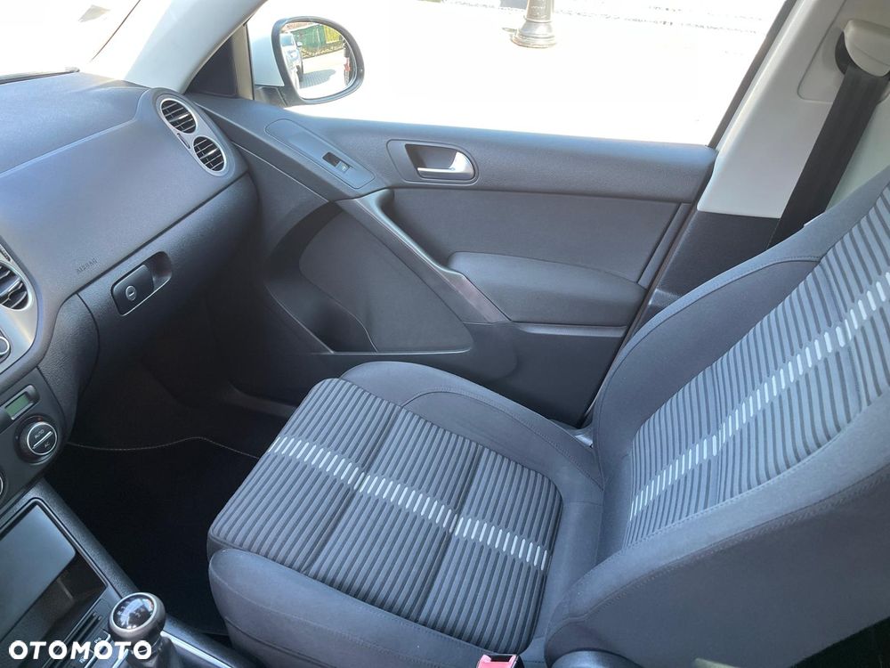 Volkswagen Tiguan 2.0 TDI DPF BlueMotion Technology Sport & Style - 23