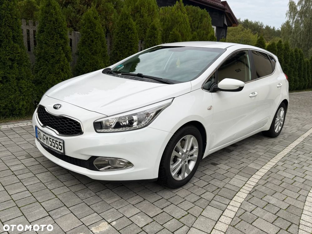 Kia Ceed 1.6 GDI Dream Team Edition - 3