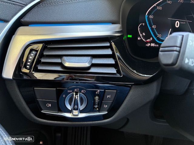 BMW 530 e Line Luxury - 31