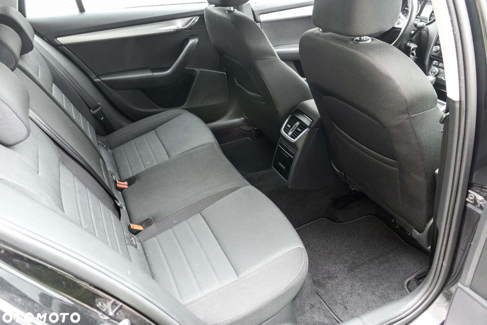 Skoda Octavia 2.0 TDI 4x4 Ambition DSG - 24