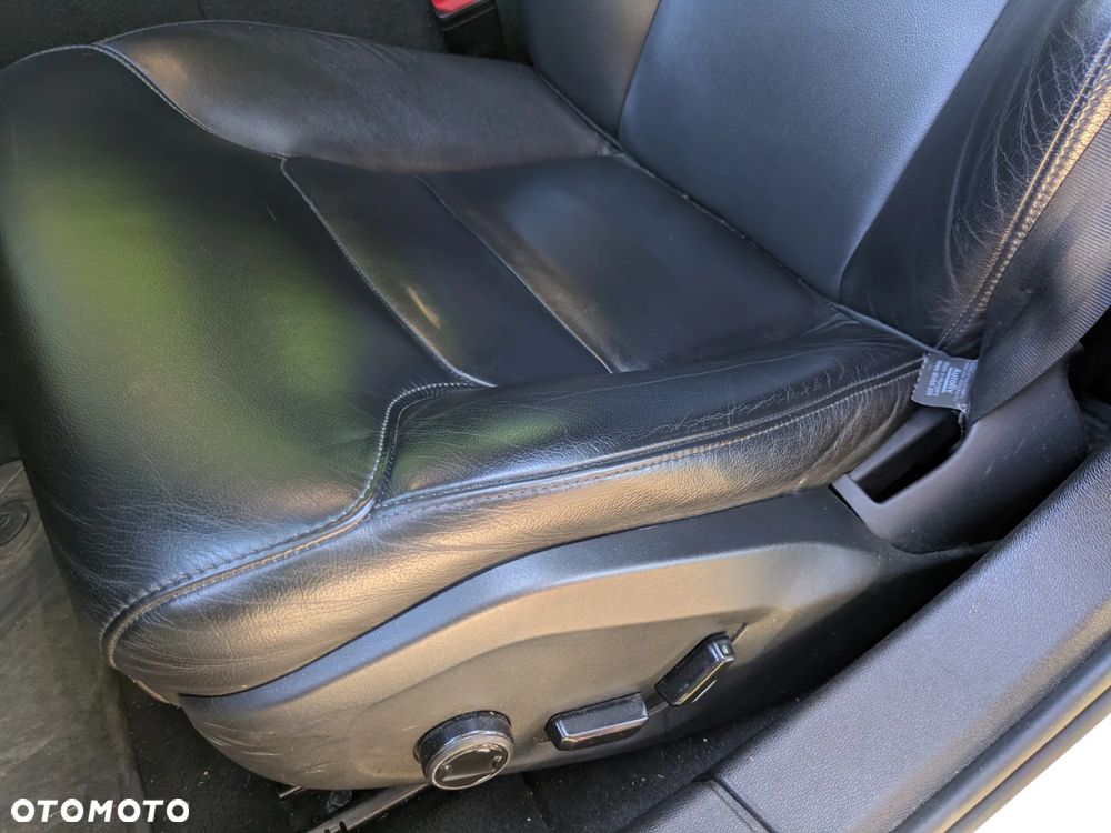 Volvo S60 T6 AWD Momentum Pro - 9