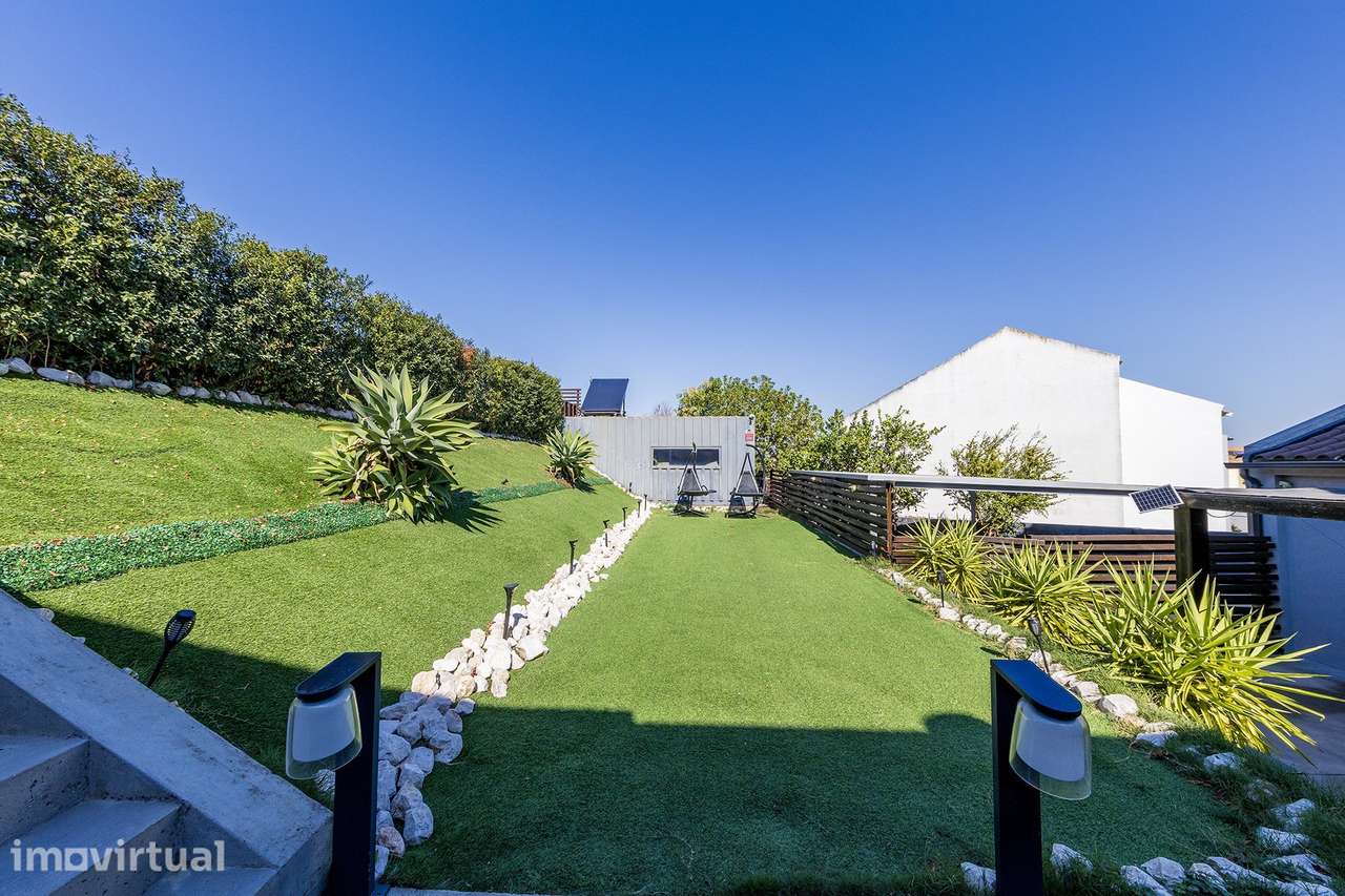 VIVENDA COM JARDIM E PISCINA PRIVADOS . - Grande imagem: 3/26