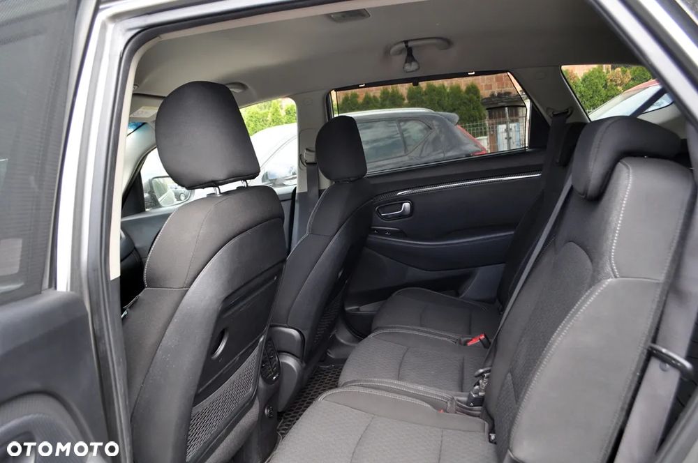 Kia Carens 1.6 GDI L - 29