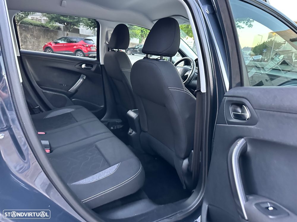 Peugeot 2008 1.6 BlueHDi Style - 40