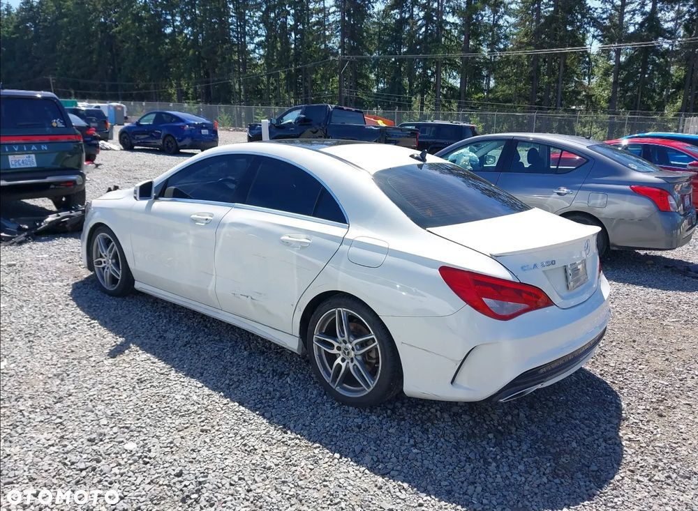 Mercedes-Benz CLA - 4
