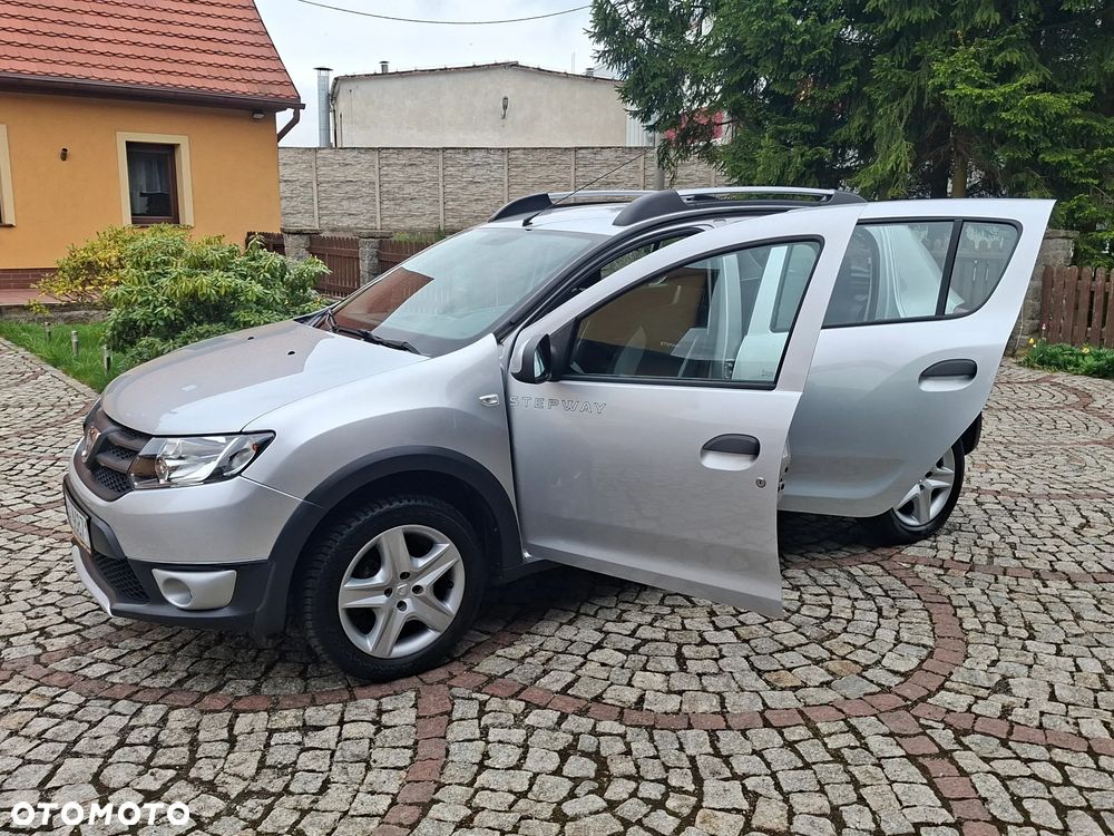 Dacia Sandero Stepway TCe 90 (S&S) Essential - 4