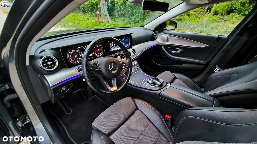 Mercedes-Benz Klasa E 220 d T 9G-TRONIC - 19