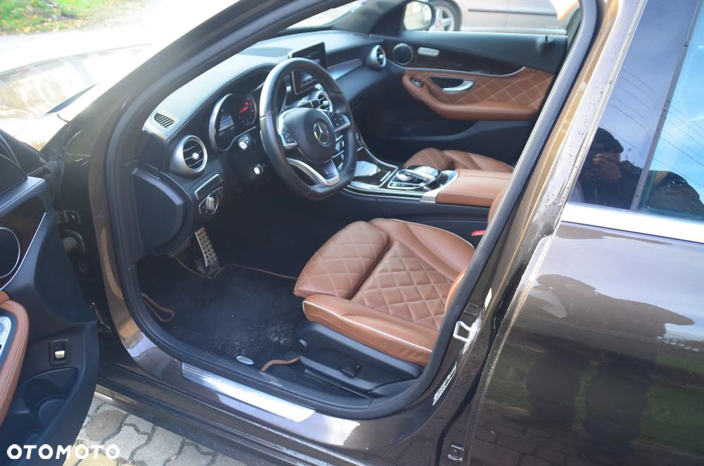 Mercedes-Benz Klasa C 200 4Matic 7G-TRONIC AMG Line - 16