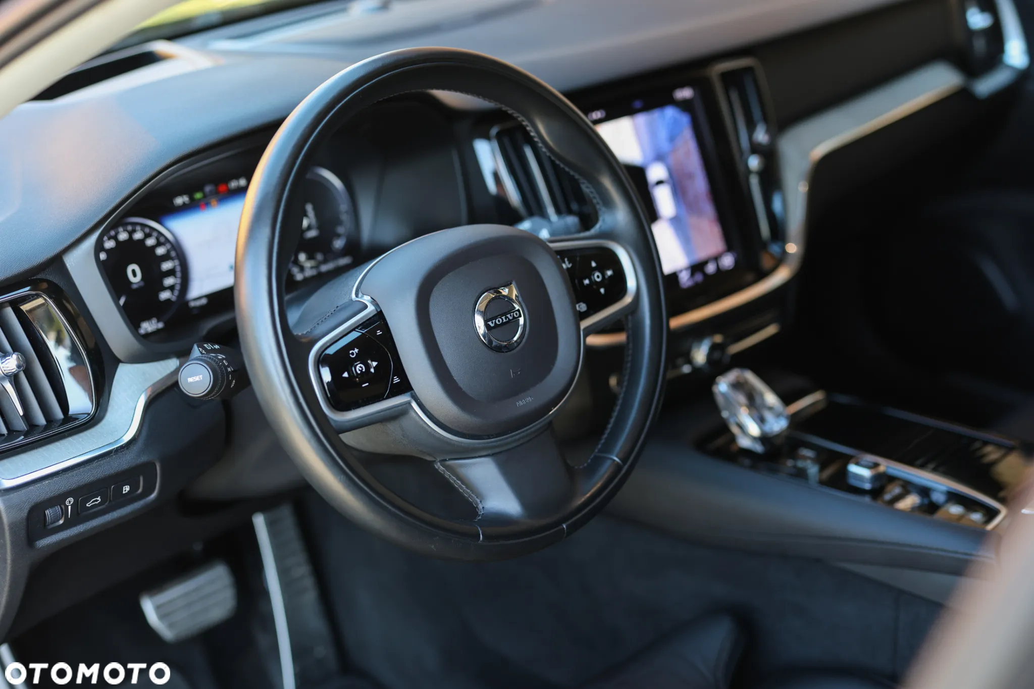 Volvo V60 T6 AWD Plug-In Hybrid Inscription - 19