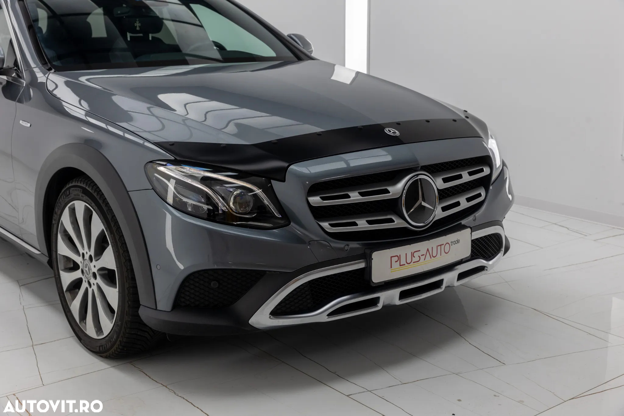 Mercedes-Benz E 220 d 4Matic 9G-TRONIC Avantgarde - 5