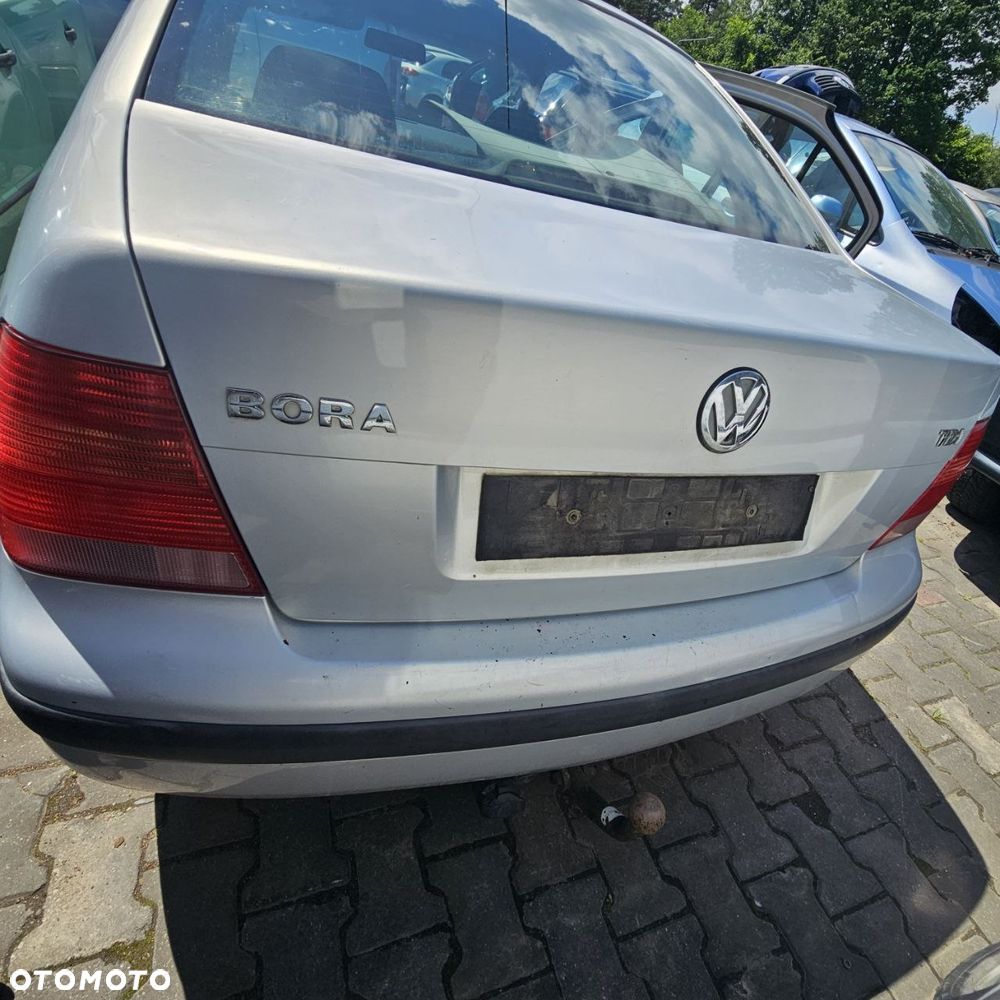 Klapa bagażnika  / VOLKSWAGEN BORA (1999r) (kod lak: LB7Z) - 2