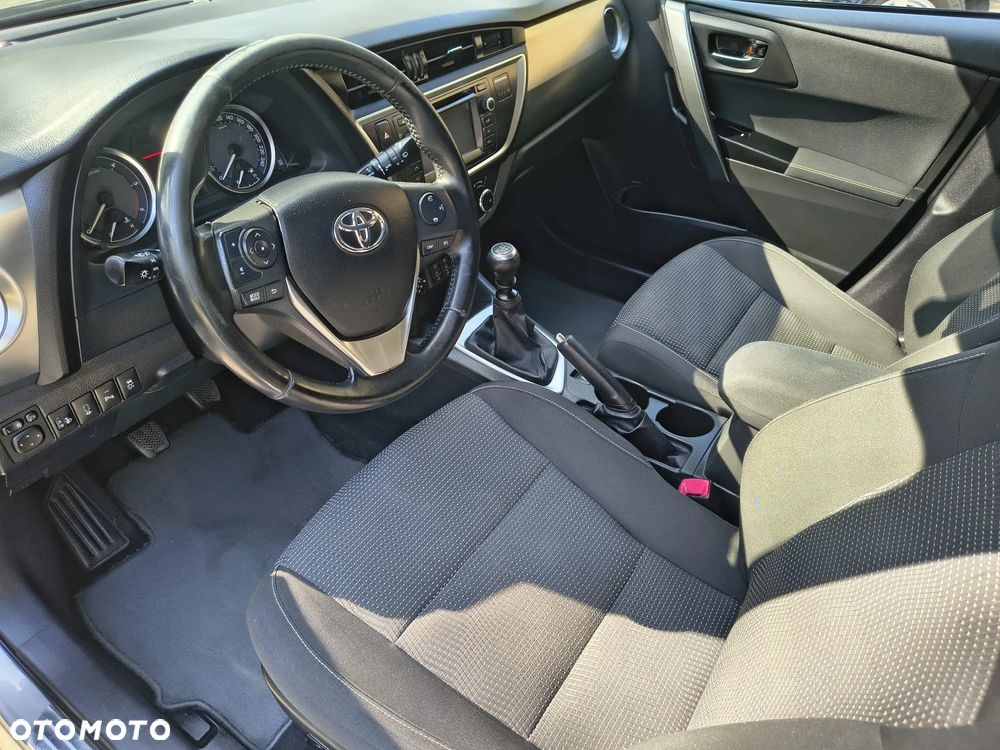 Toyota Auris 2.0 D-4D Executive - 19