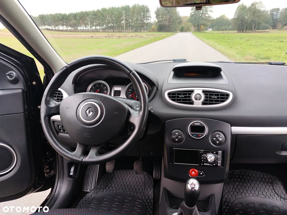 Renault Clio 1.2 16V Luxe Privilege - 24